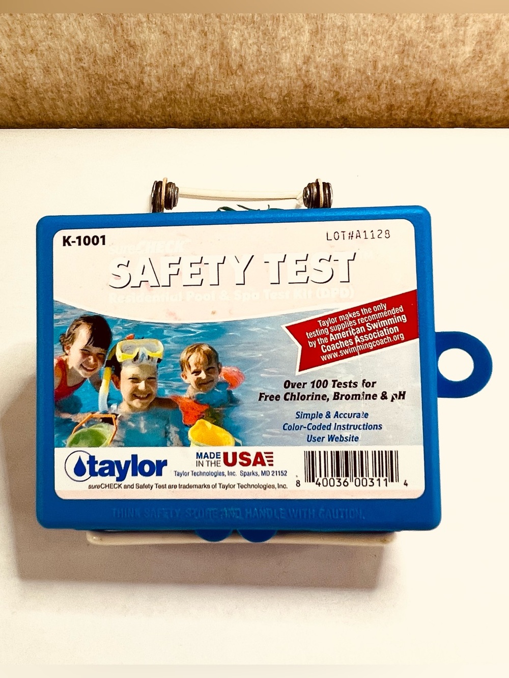 Taylor K1001 Chlorine Bromine pH Pool Testing Kit with Box and Instructions